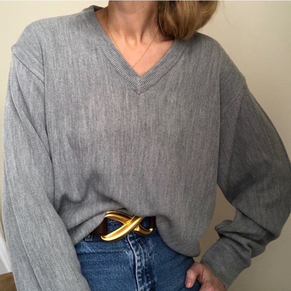VINTAGE: gray v-neck sweater